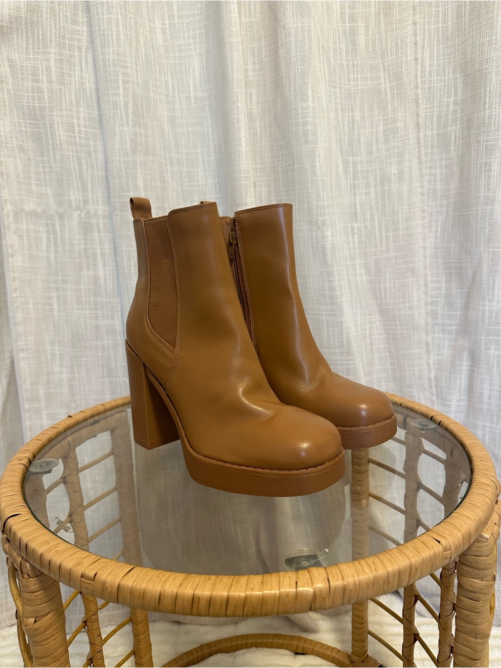 Gianni Bini Ah-Mazed Caramel Brown Block Heel Platform Chelsea Boots.